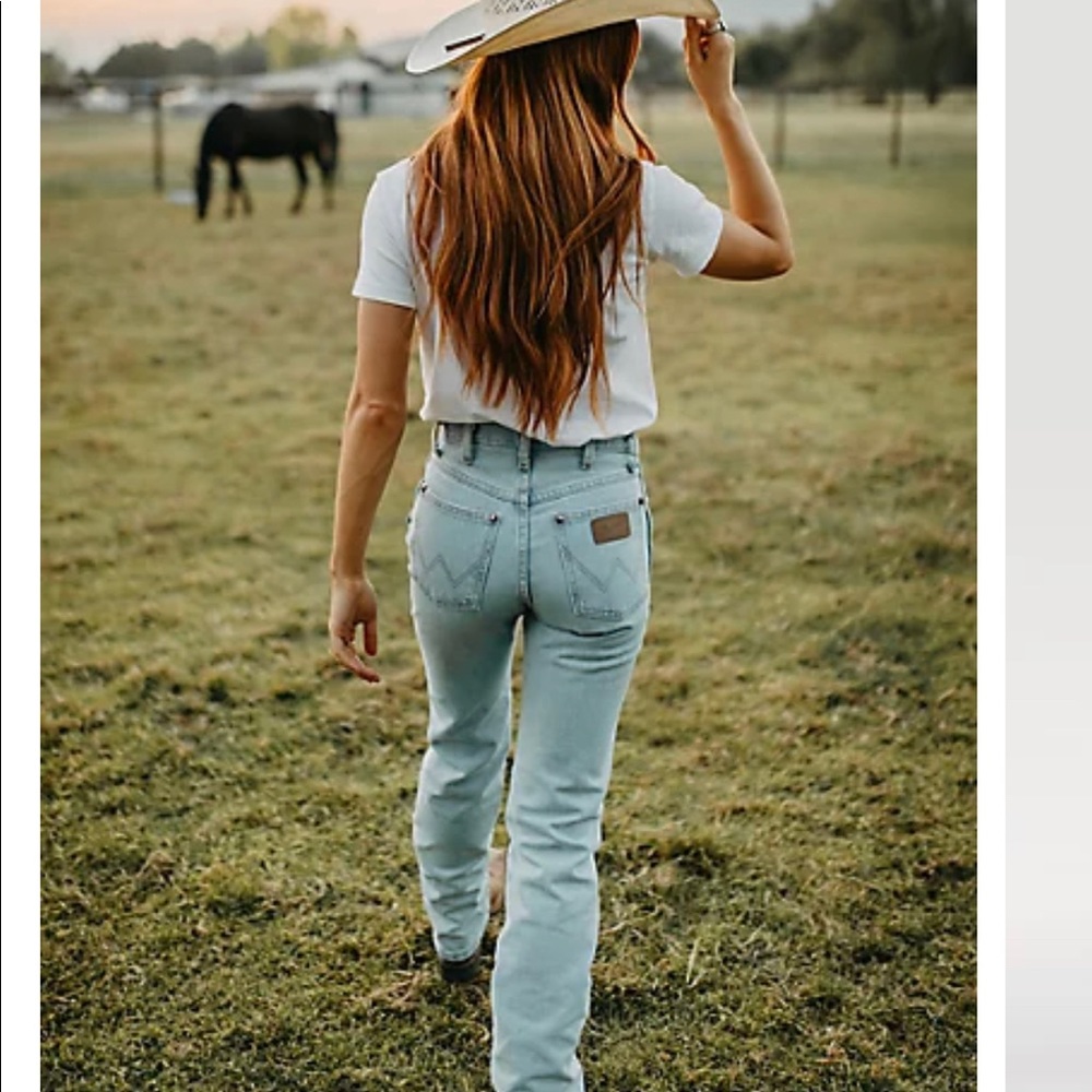 Wrangler womens cowboy cut bleach denim
